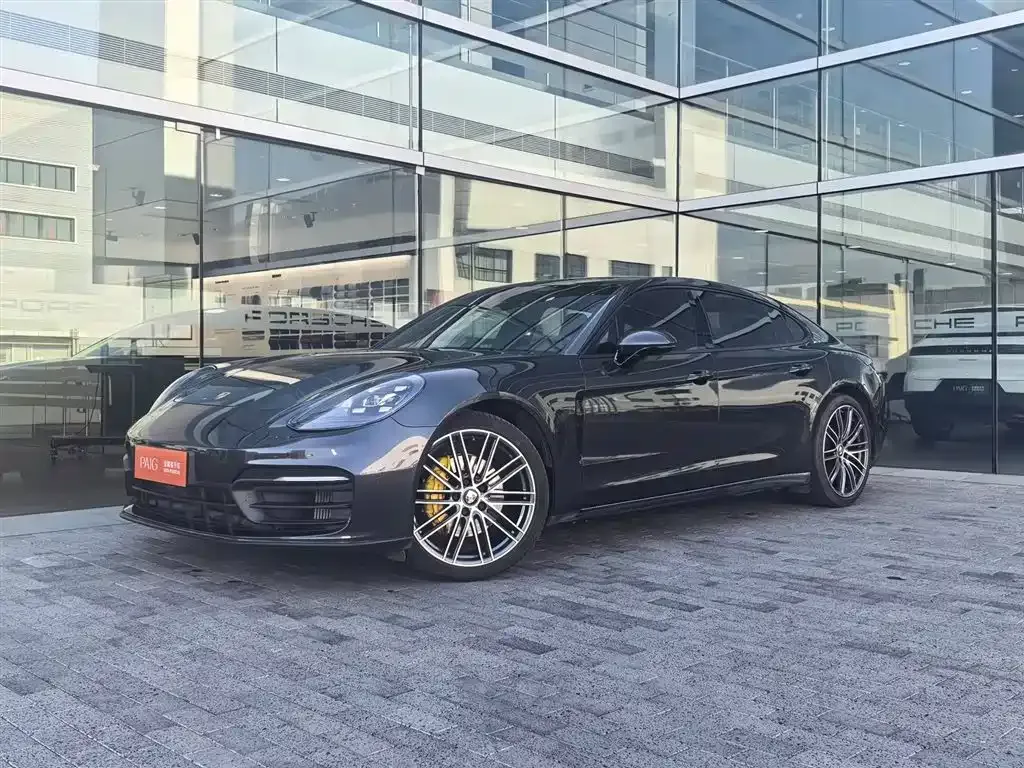 Porsche Panamera — фото 1
