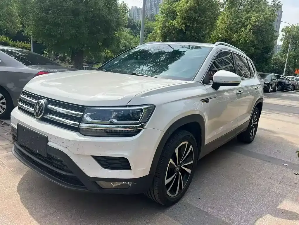 Volkswagen Tharu