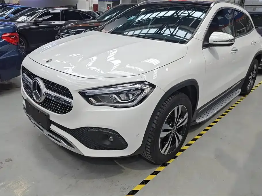 Mercedes-Benz GLA — фото 1