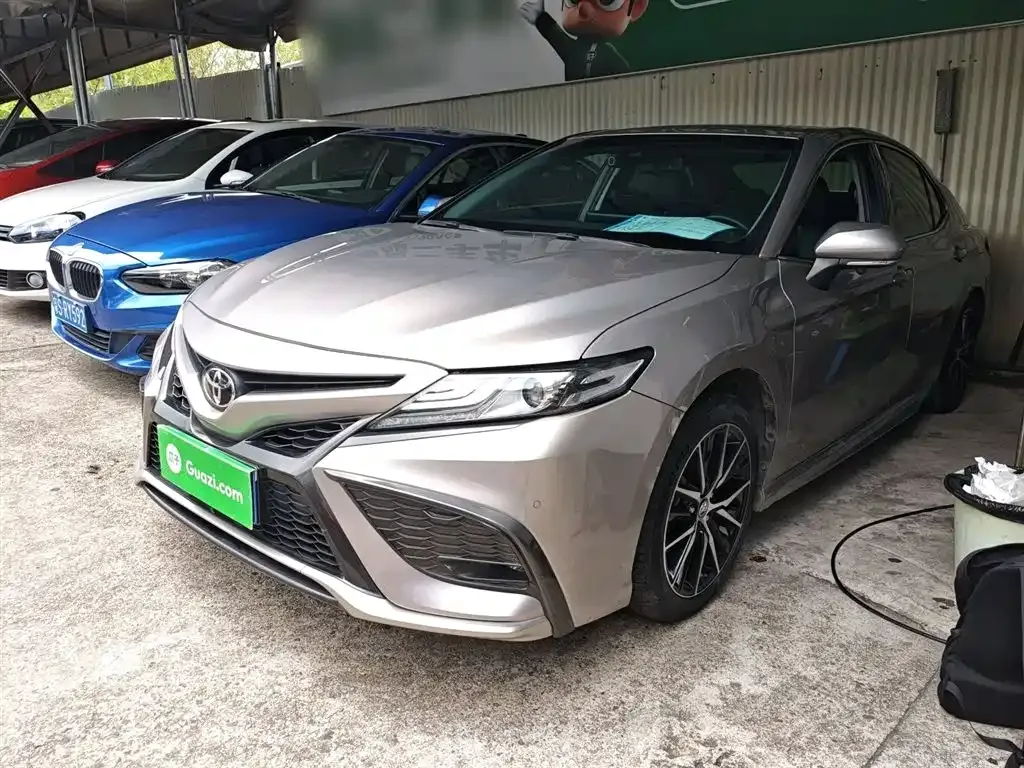 Toyota Camry — фото 10