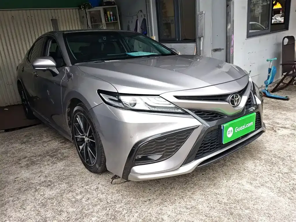 Toyota Camry — фото 6