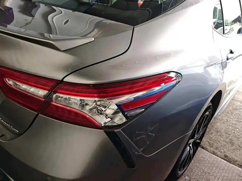 Toyota Camry — фото 4