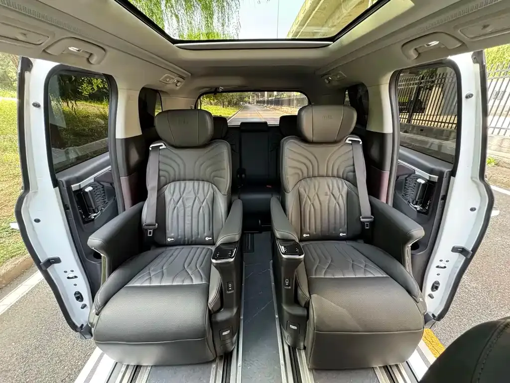 GAC Motor Trumpchi M8 — фото 7