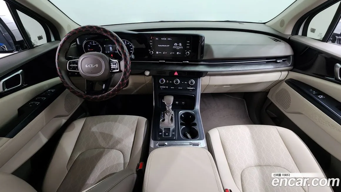 Kia Carnival — фото 10