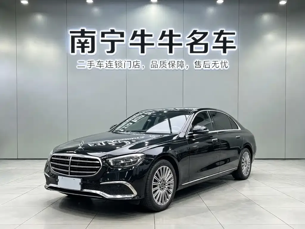 Mercedes-Benz E-Class — фото 1