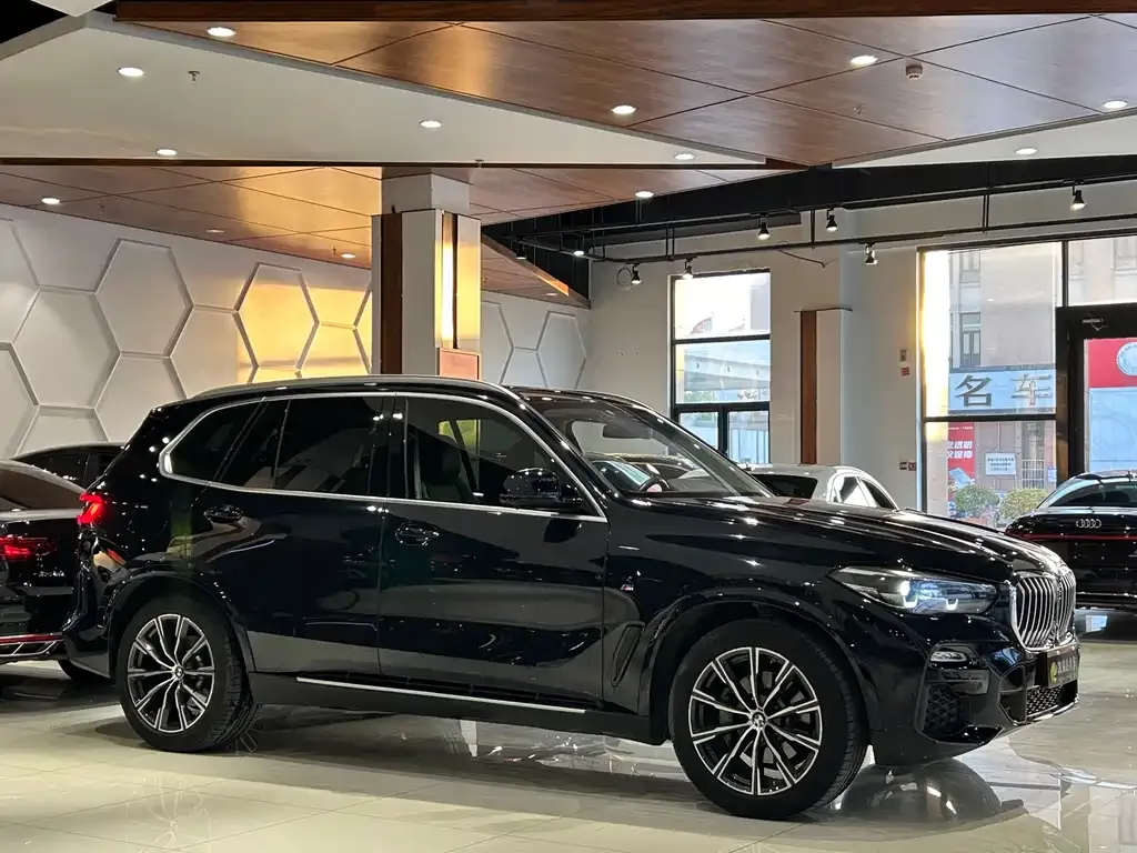 BMW X5 (Import) — фото 2