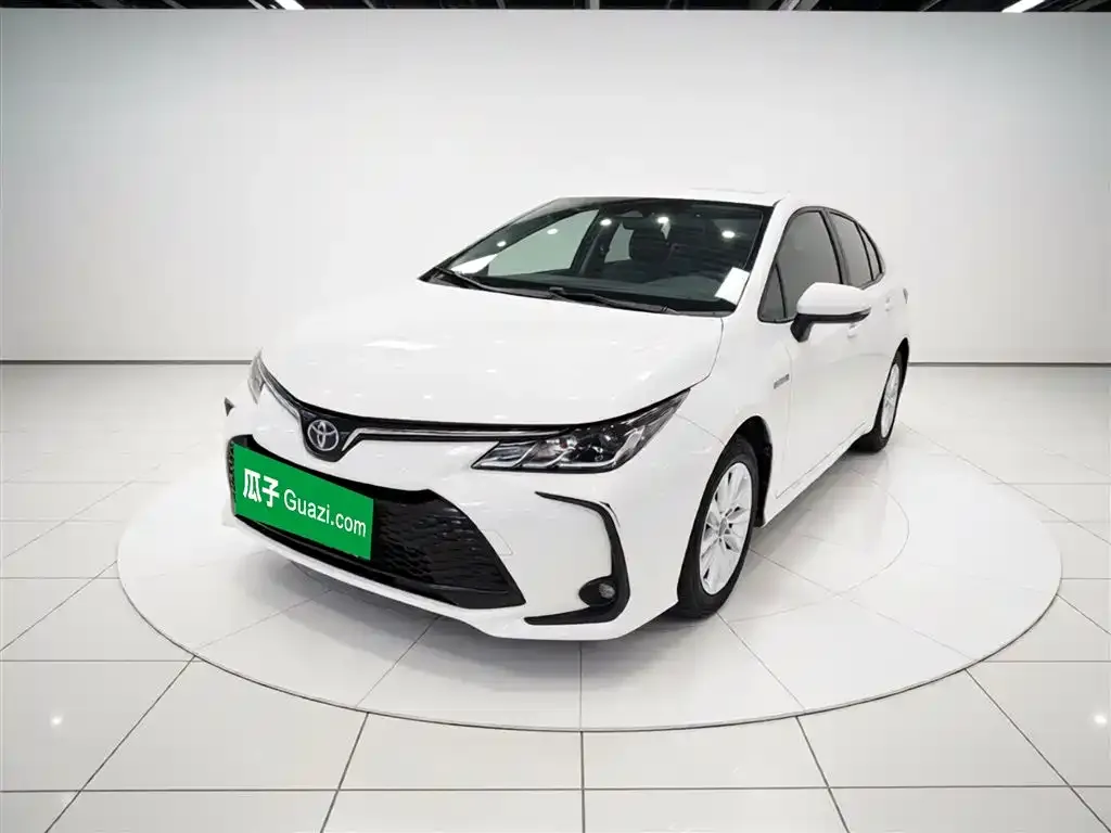 Toyota Corolla — фото 1