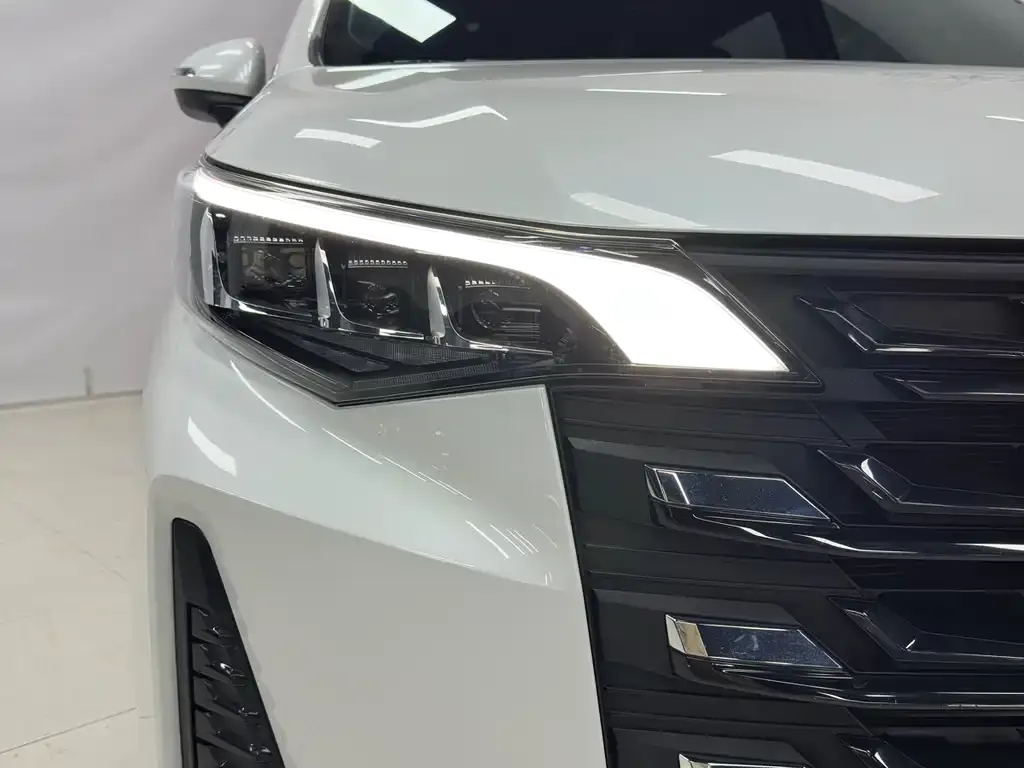 GAC Motor Trumpchi M6 — фото 3
