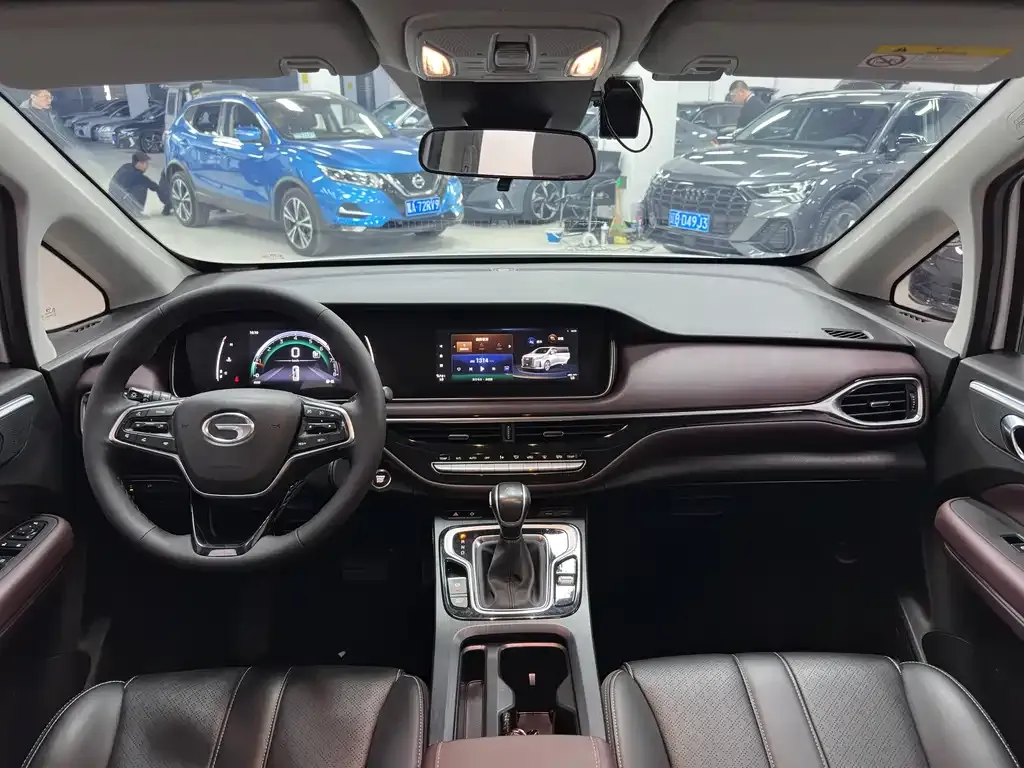 GAC Motor Trumpchi M6 — фото 10