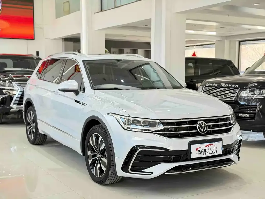 Volkswagen Tiguan L — фото 5