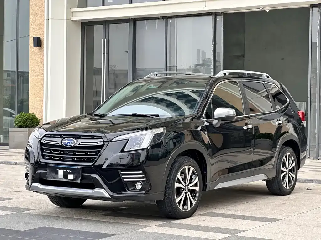 Subaru Forester — фото 1
