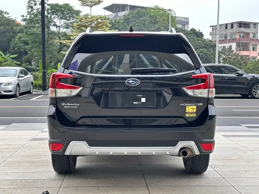 Subaru Forester — фото 5