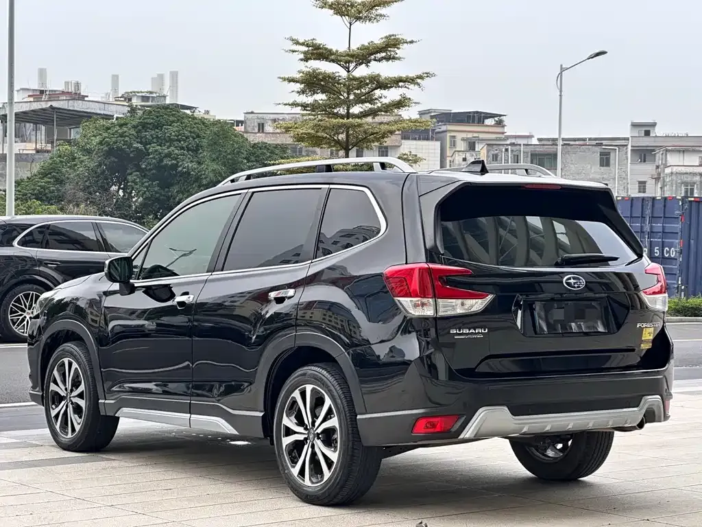 Subaru Forester — фото 4