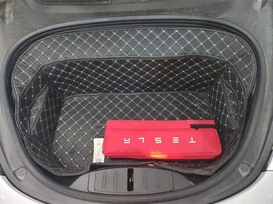Tesla Model 3 — фото 10