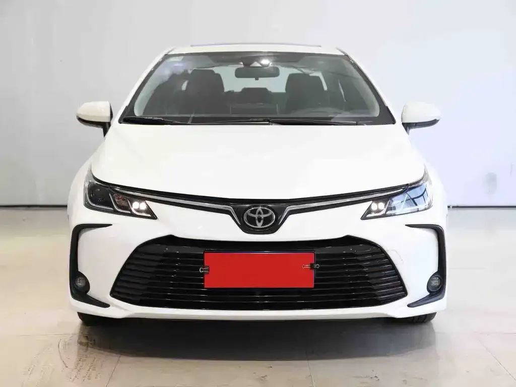 Toyota Corolla — фото 10