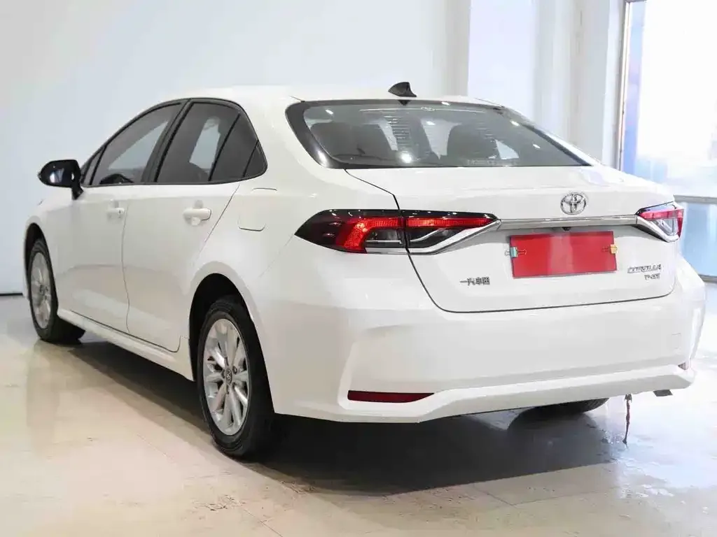 Toyota Corolla — фото 2