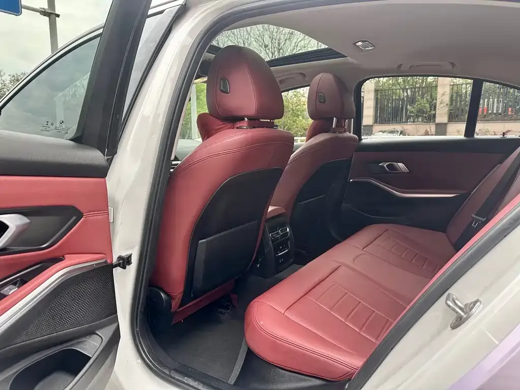 BMW 3 Series 2021 из CN, фото 3