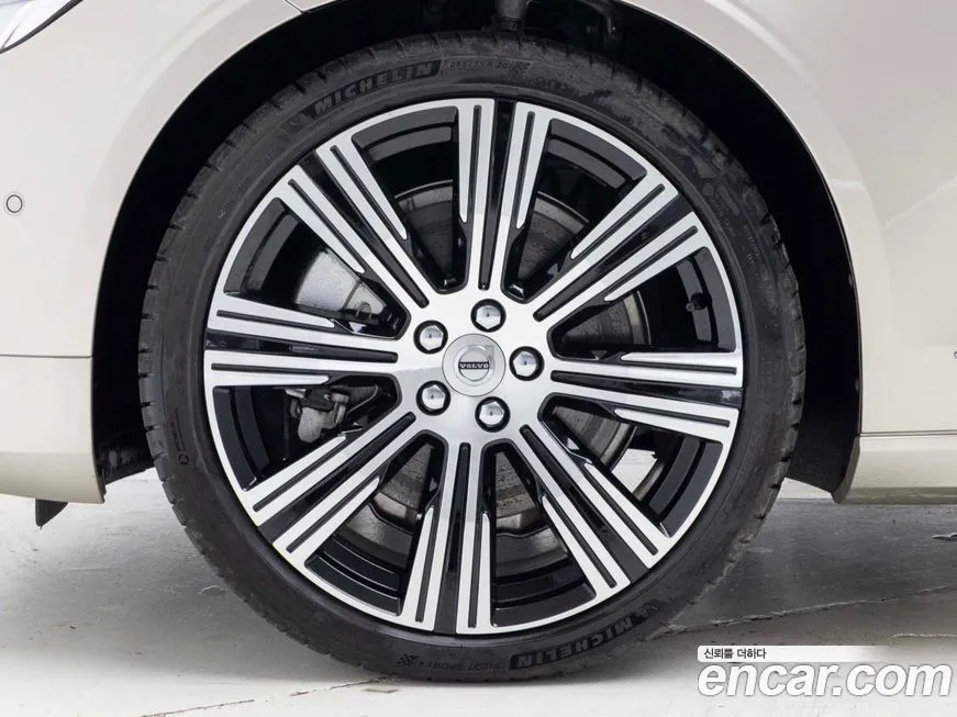 Volvo S90 — фото 10