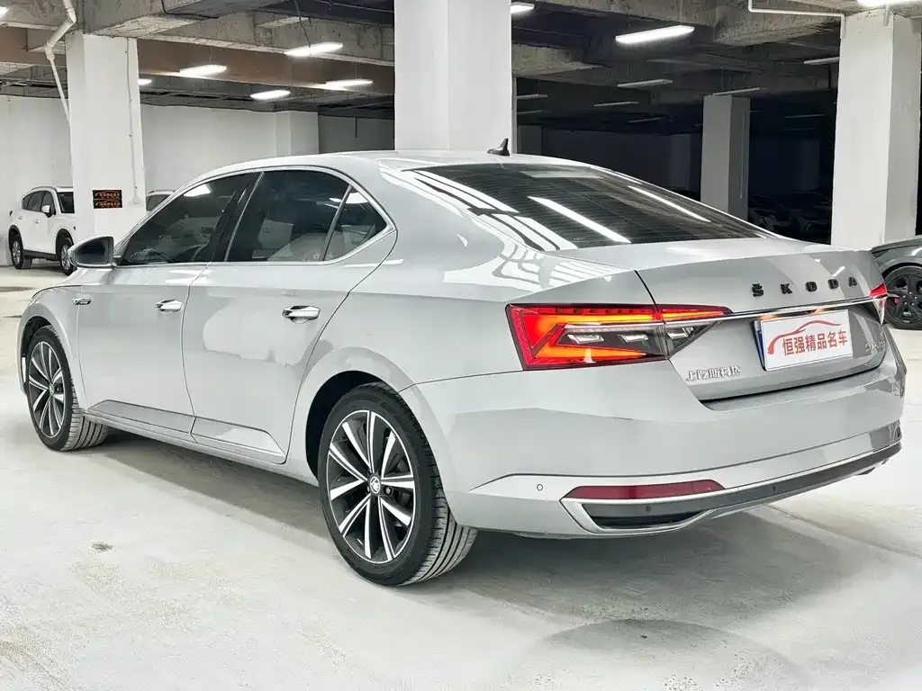 Skoda Superb 2022 из CN, фото 6