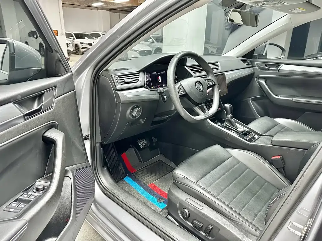 Skoda Superb 2022 из CN, фото 8