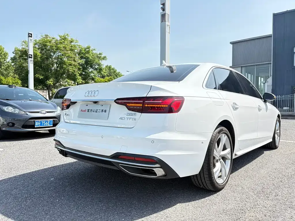 Audi A4L — фото 4