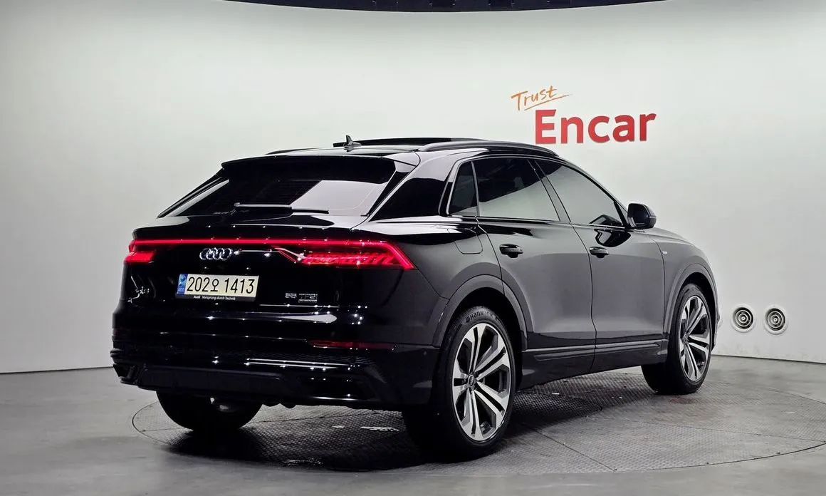 Audi Q8 — фото 6