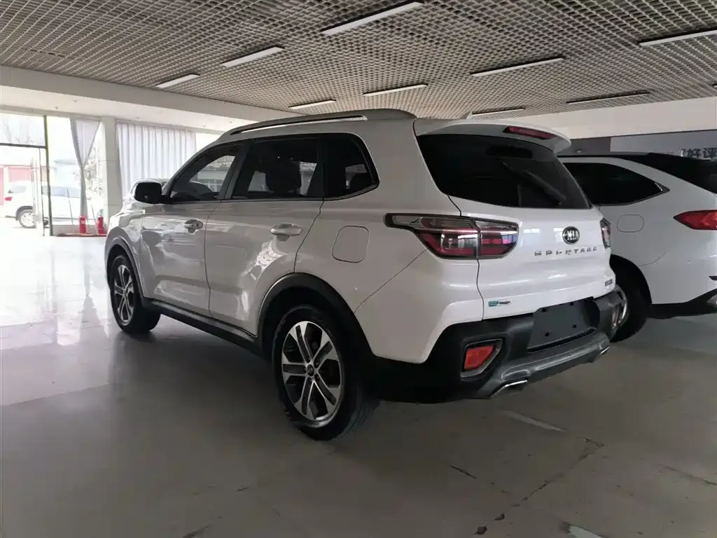 Kia Sportage — фото 10
