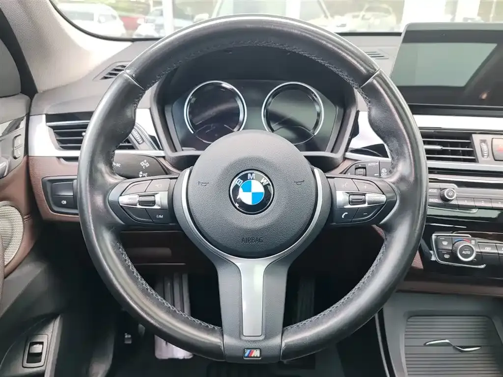 BMW X1 — фото 4