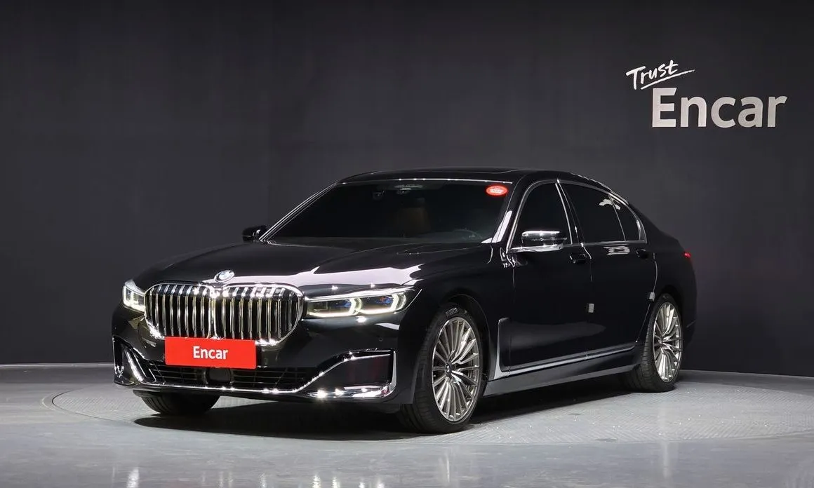 BMW 7-Series — фото 1