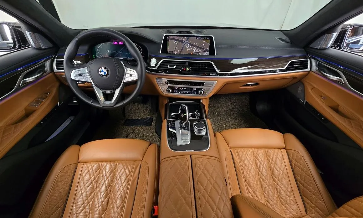 BMW 7-Series — фото 10