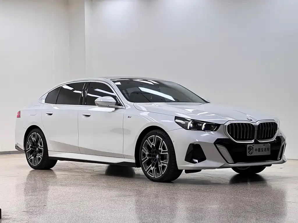 BMW 5 Series — фото 5