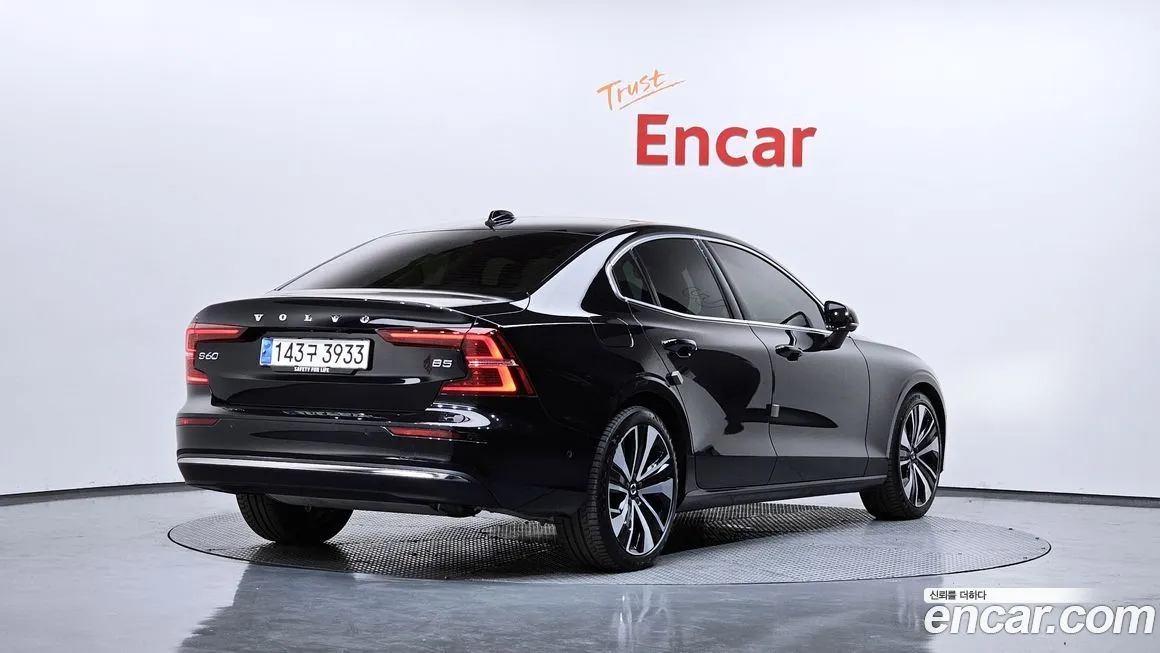 Volvo S60 2024 из KR, фото 3