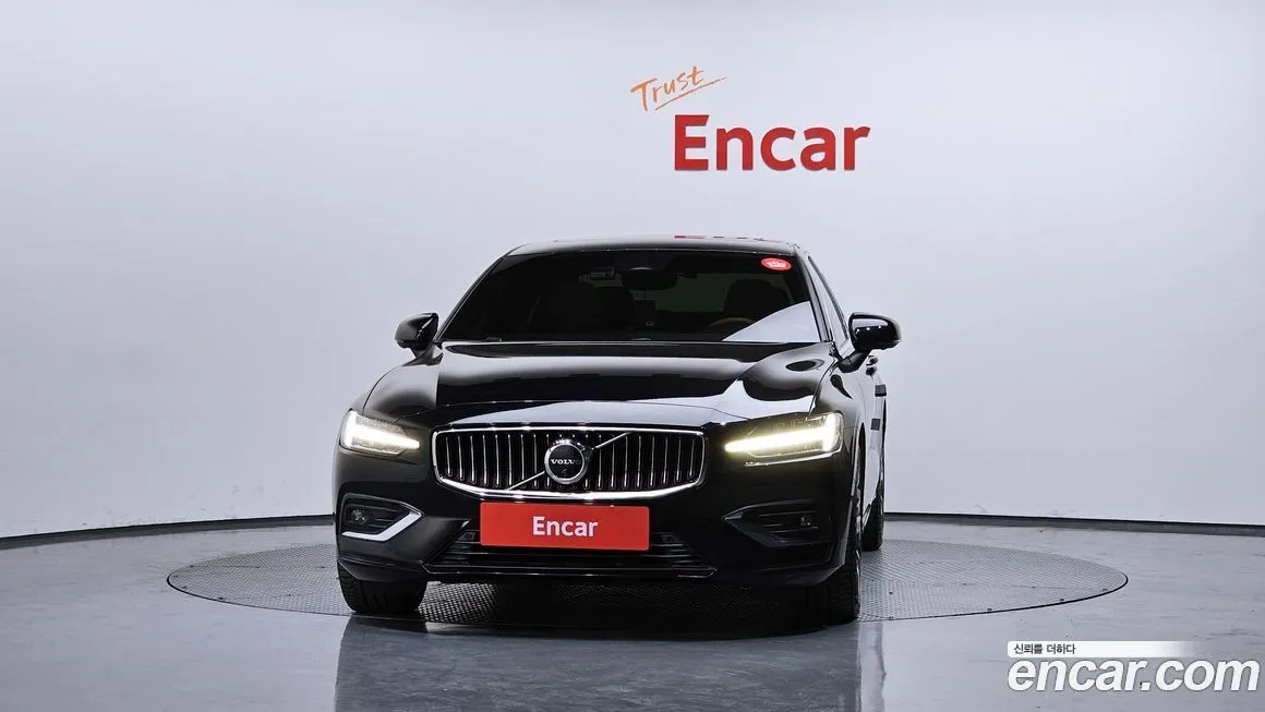 Volvo S60 2024 из KR, фото 2