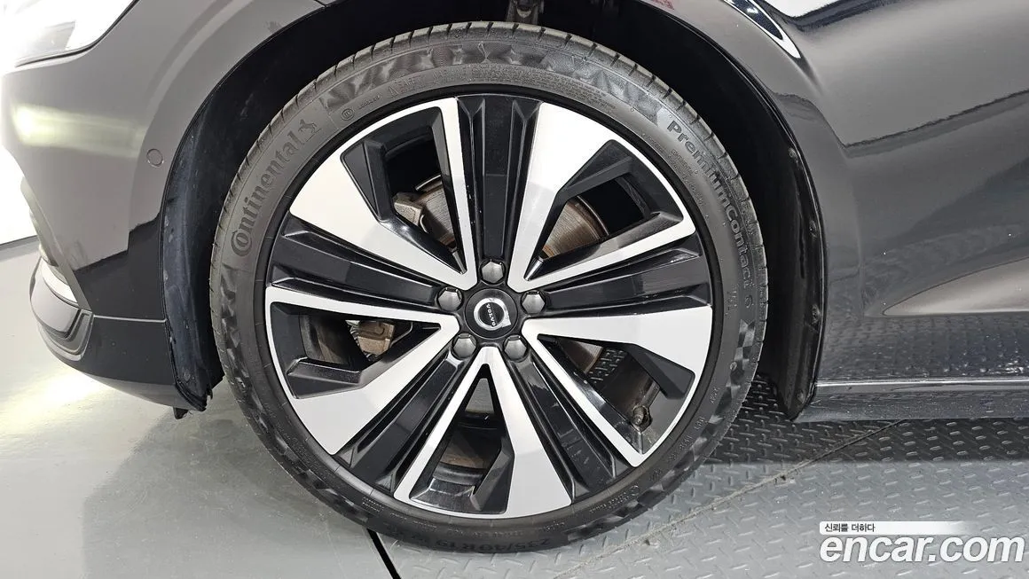Volvo S60 2024 из KR, фото 8