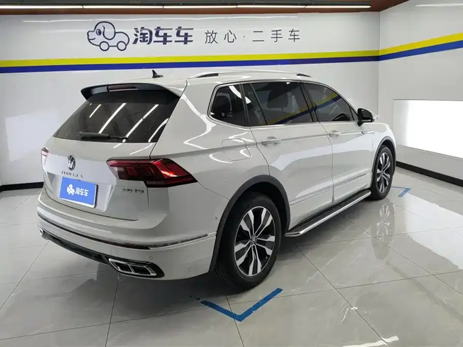 Volkswagen Tiguan L — фото 9