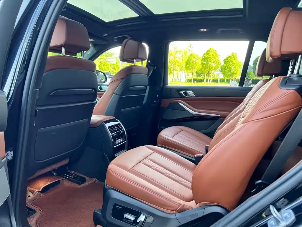 BMW X7 — фото 9