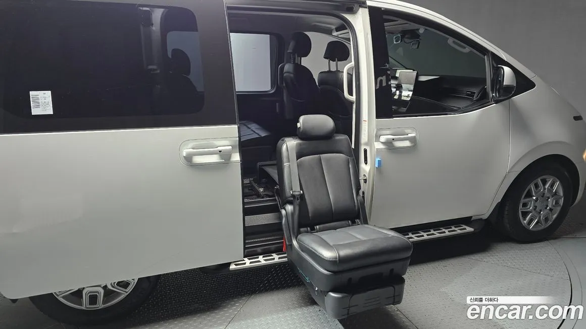 Hyundai Staria 2023 из KR, фото 3