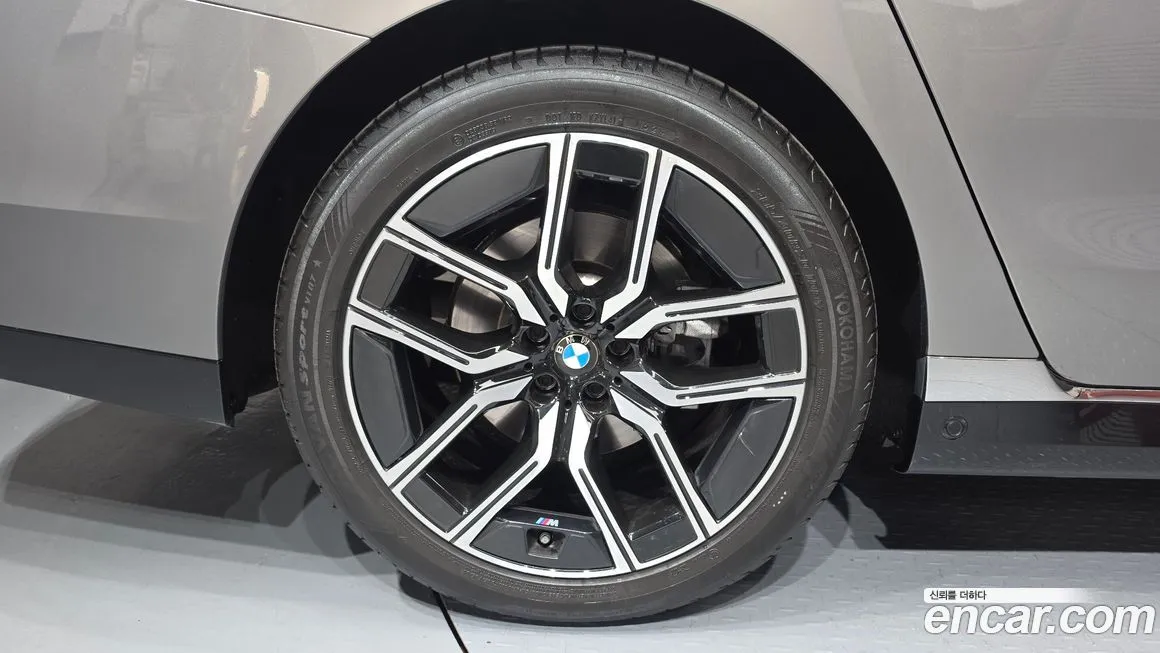BMW 7-Series 2025 из KR, фото 7