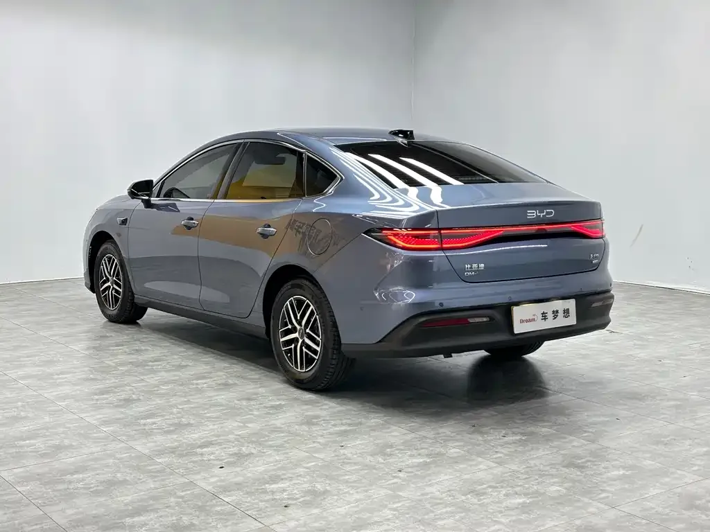 BYD Seal 05 DM-i — фото 9