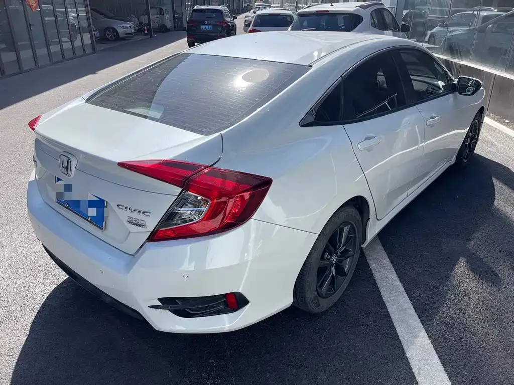 Honda Civic — фото 8