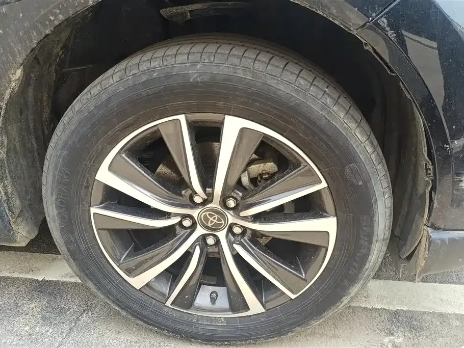 Toyota Harrier — фото 8