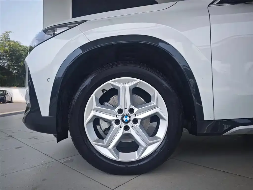 BMW X1 — фото 10