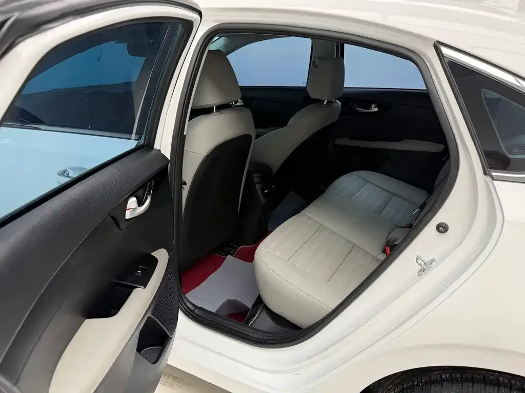 Kia K3 2023 из CN, фото 9
