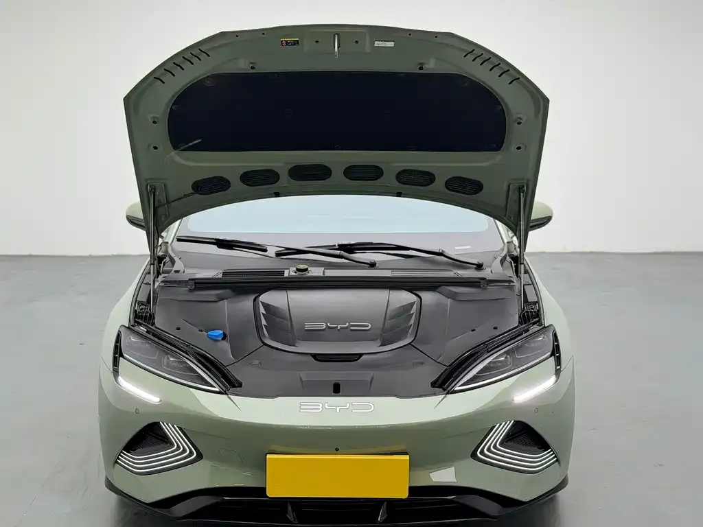 BYD Seal — фото 8
