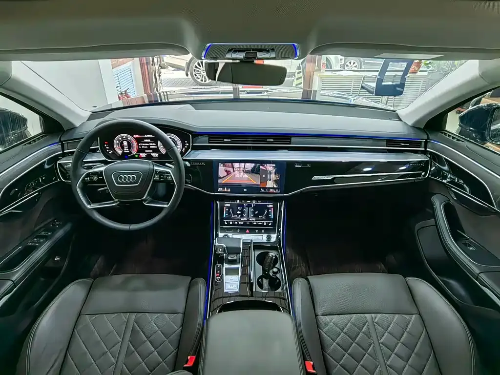 Audi A8 — фото 4
