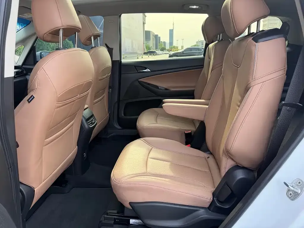 Buick GL6 2023 из CN, фото 10