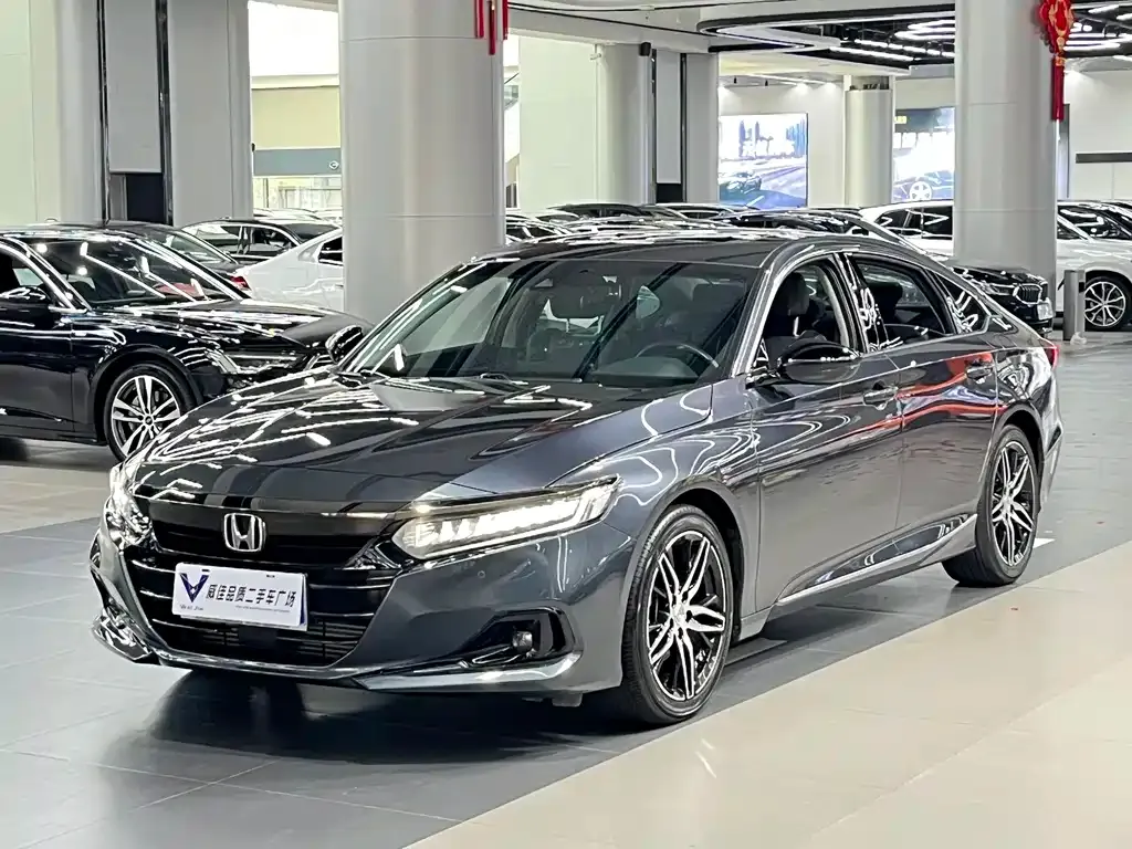 Honda Accord — фото 1
