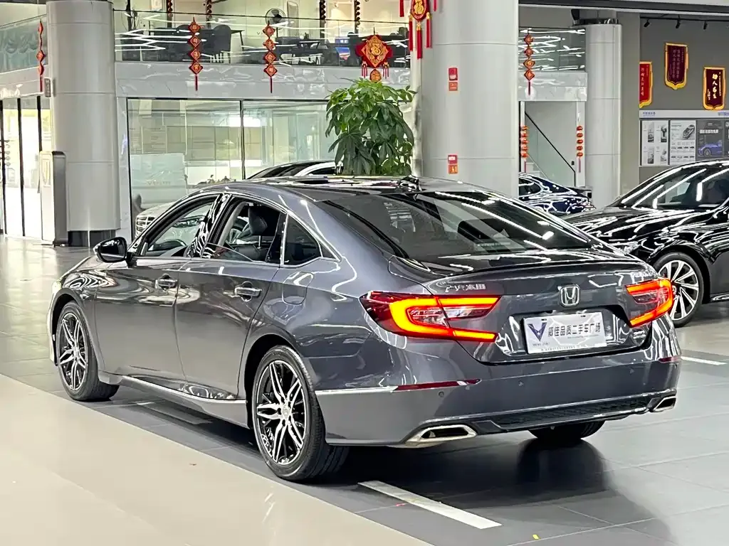 Honda Accord — фото 5