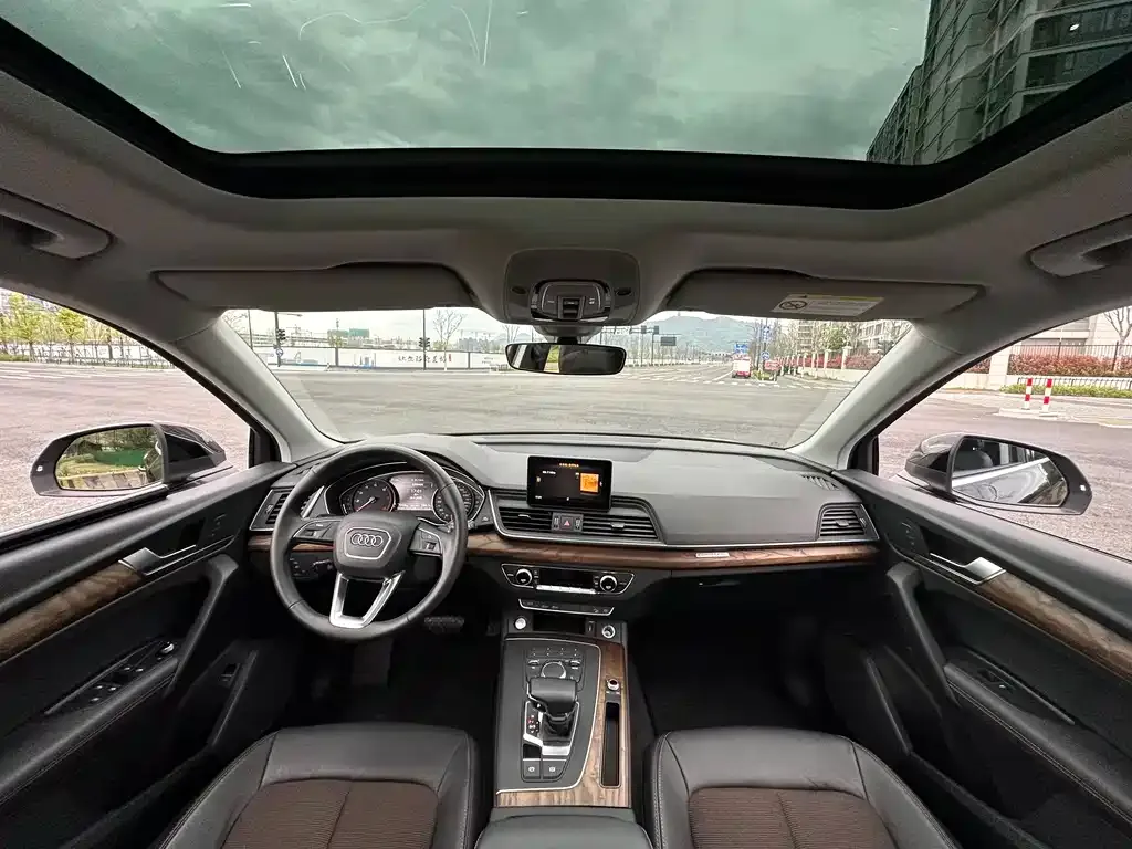 Audi Q5L 2021 из CN, фото 2