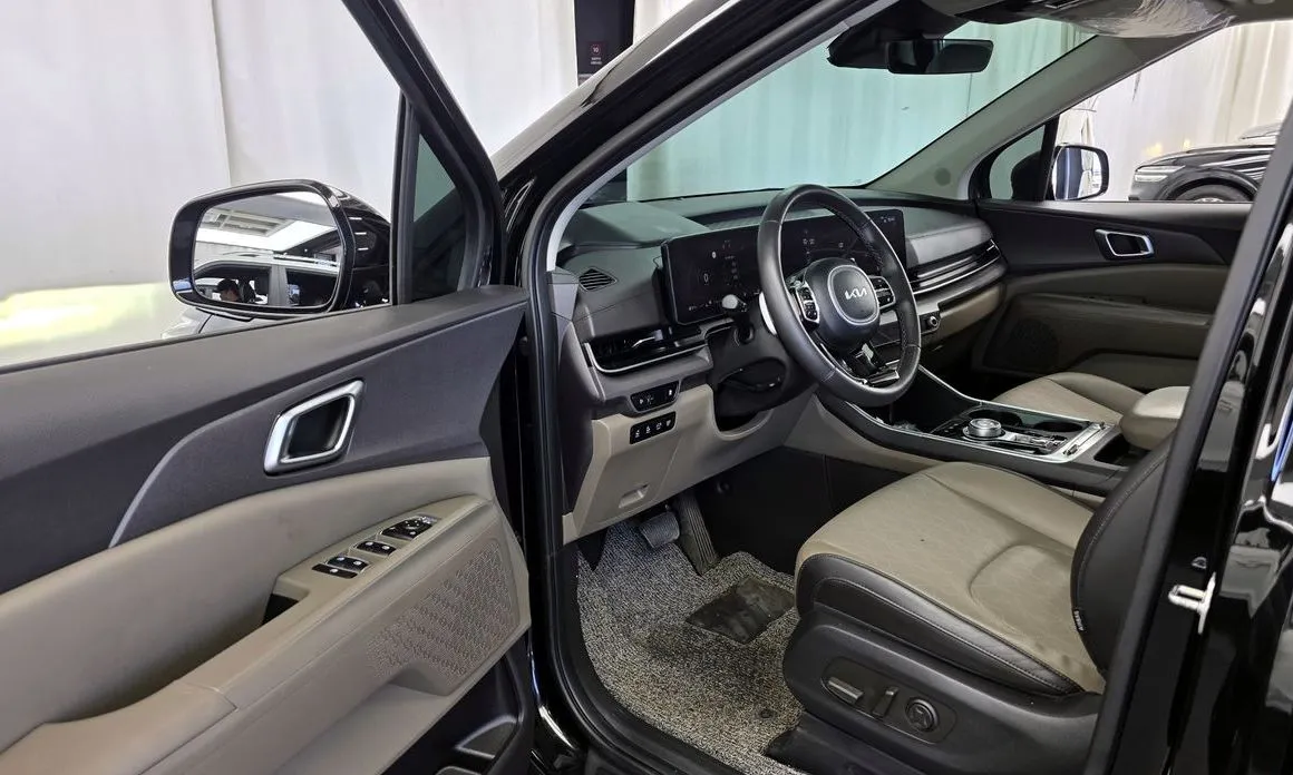 Kia Carnival — фото 1